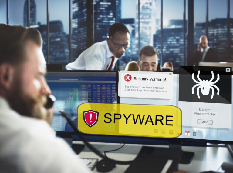 Spyware – czym jest, jak się przed nim chronić