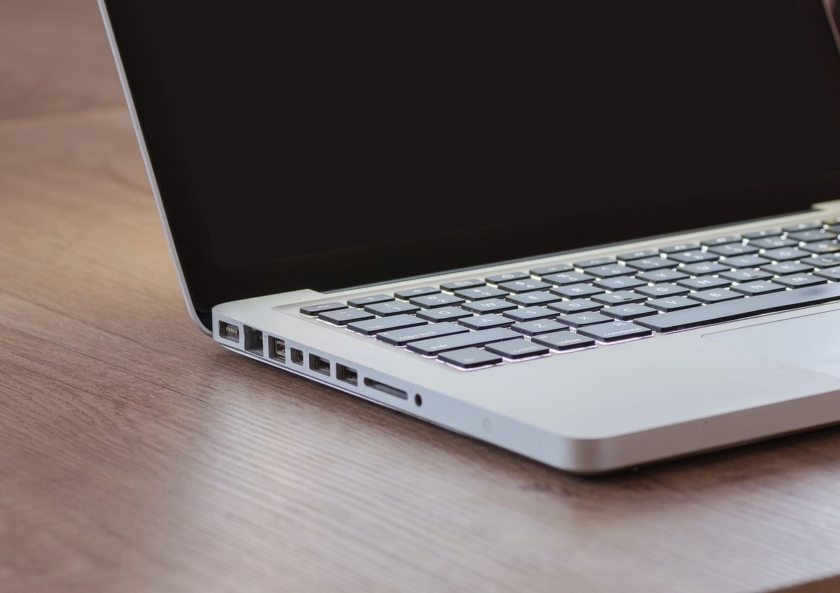 jak włączyć mikrofon w laptopie