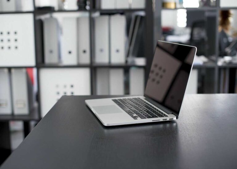 Jak naładować laptopa bez ładowarki?